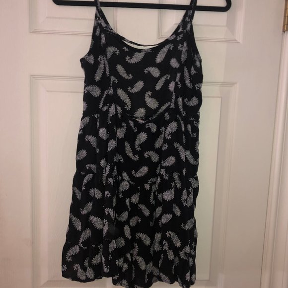 Brandy Melville Paisley Jada Dress - Picture 2 of 2